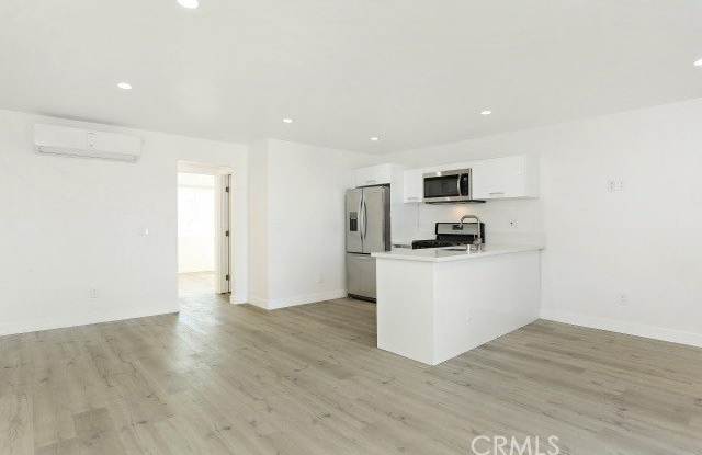 6745 Laurel Canyon Boulevard photos photos