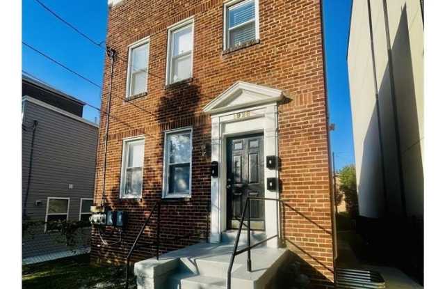 1926 NAYLOR Road SE Gallery 1