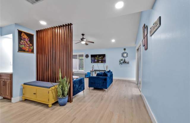 607 Village Lake Drive Gallery 4