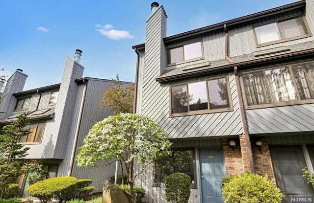 1585 John Street - 1585 John Street, Fort Lee, NJ 07024