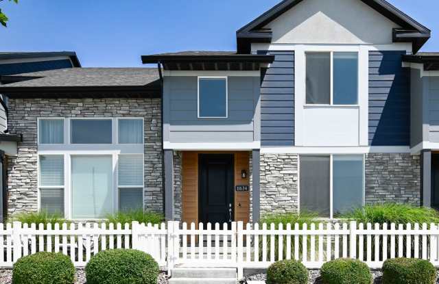 Stunning Townhome In Excellent Location! photos photos