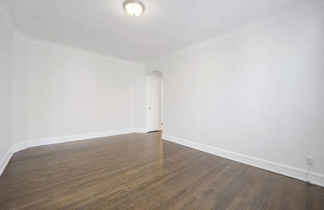 4406 West Altgeld Street Gallery 4
