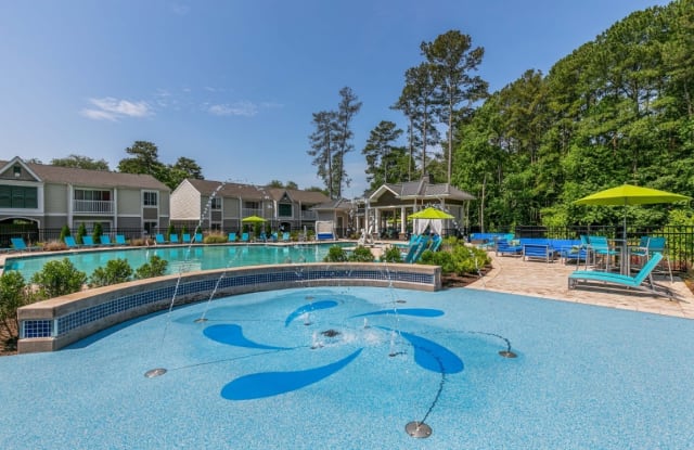 Linkhorn Bay Apartments Gallery 3