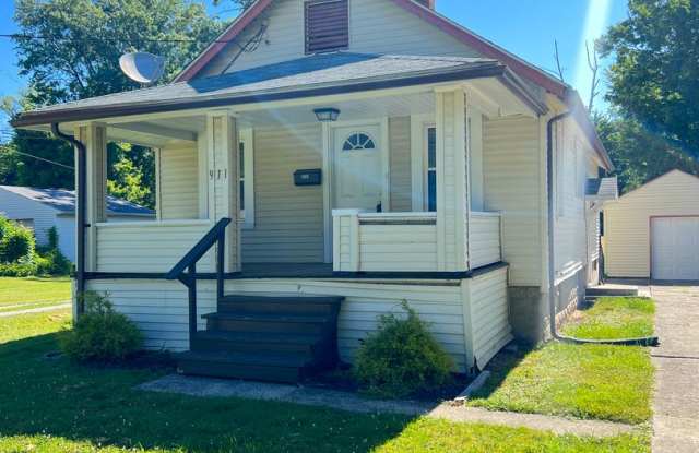 911 Beechwood Dr. - 911 Beechwood Avenue, Girard, OH 44420