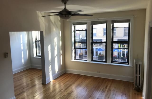 2715 N Milwaukee Ave 205 - 2715 North Milwaukee Avenue, Chicago, IL 60647