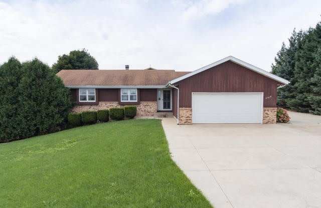 Spacious 4‑Bedroom Home with Attached Garage in Salem Lakes photos photos