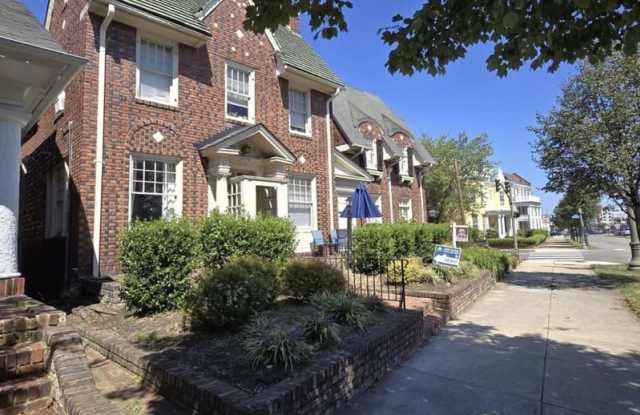 712 N Arthur Ashe Blvd photos photos