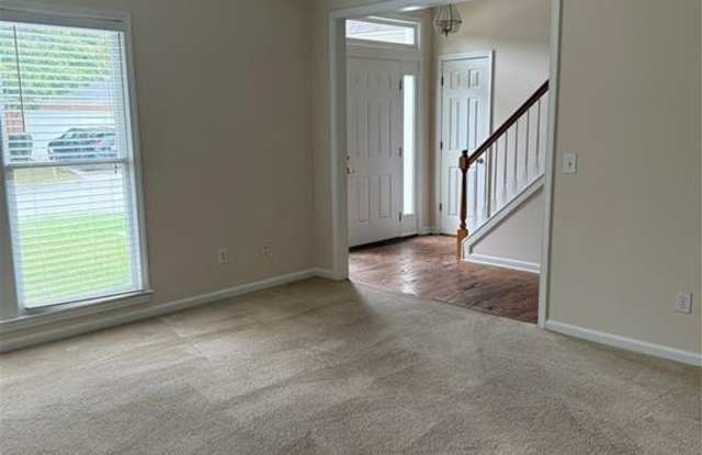 4250 Ivy Run Circle Gallery 2