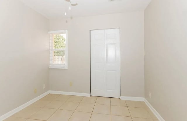 Charming 2BR House in West Palm Beach - 932 43rd Street, West Palm Beach, FL 33407