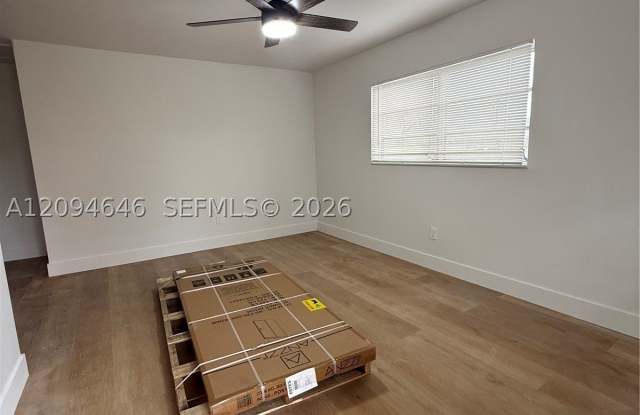 2450 NE 188 Gallery 2