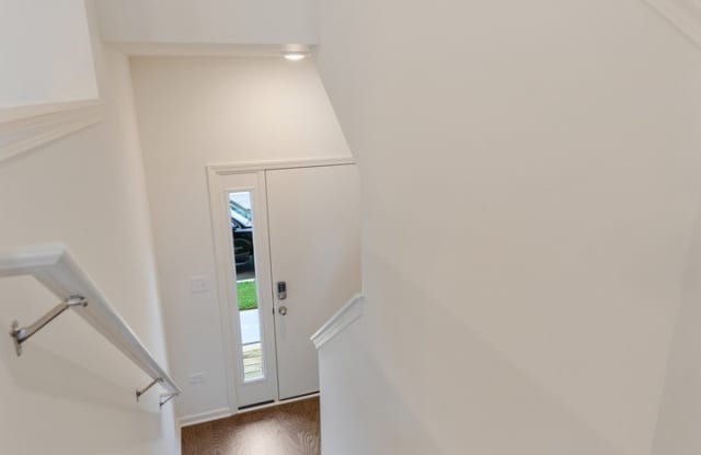 1283 Lakepointe Drive Gallery 3