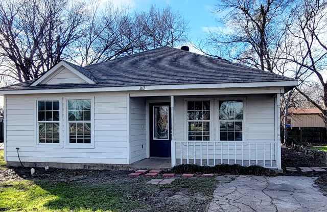 3112 Travis - Greenville photos photos