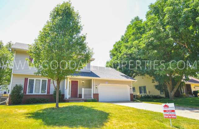 Charming 3 Bedroom in West Des Moines Home for Rent photos photos