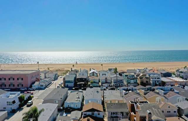 214 East Balboa Boulevard Gallery 3