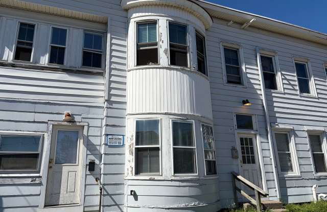 24 Cedar St Gallery 3