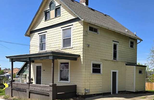 3 Bed Home with Finished Attic & Hardwood Floors – $1,495/mo photos photos