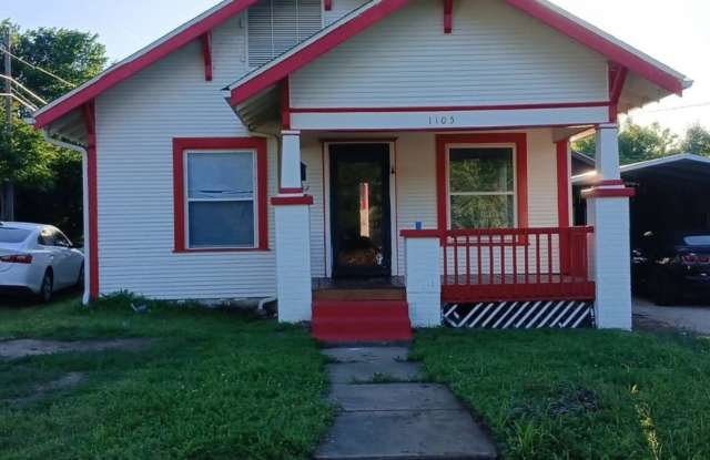 1105 5th St photos photos