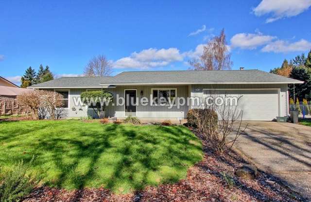 3 Bed, 2 Bath Home in Battle Ground with Fully Fenced Backyard photos photos