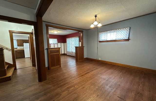 Beautiful 4 Bedroom House $1050 photos photos