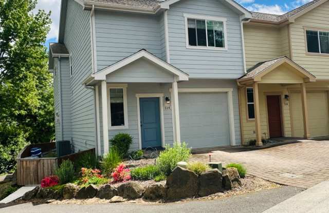 Unfurnished Elegant Townhome – Dual Primary Suites  Scenic Views! photos photos