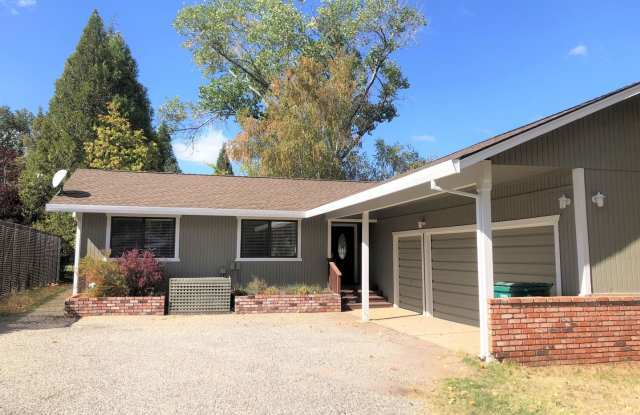 3/2 home in Lake Wildwood Gated Community, Penn Valley, CA 95946 - 11072 Ringtail Road, Lake Wildwood, CA 95946