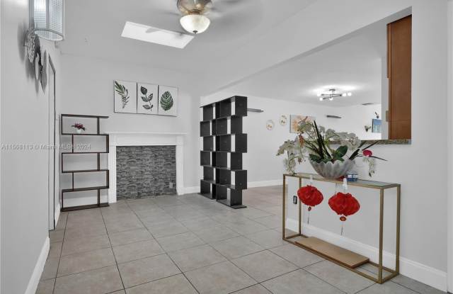 8302 SW 103rd Ave - 8302 Southwest 103rd Avenue, Kendall, FL 33173