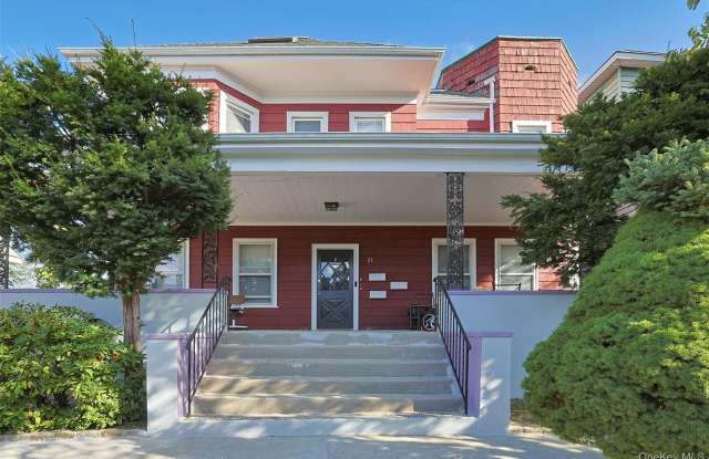 21 Lake Avenue unit: 2 photos photos 21 Lake Avenue unit: 2 photos photos