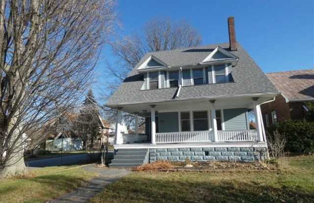 Gorgeous 4 bed, 2.5 bath in Lakewood photos photos