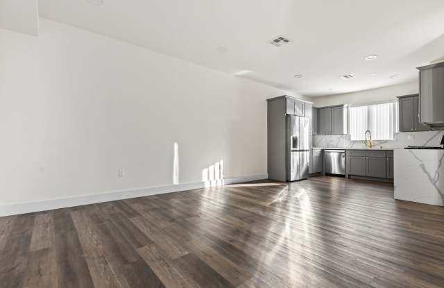 Modern and Updated 4 bed / 4 1/2 bath townhome located in the desirable Sawtelle neighborhood Gallery 4