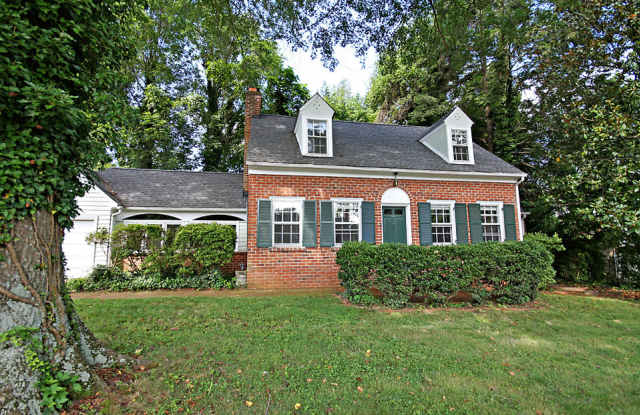 Charming Home Near UVA Grounds & Scott Stadium photos photos