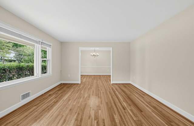 8507 Victory Ln Gallery 4