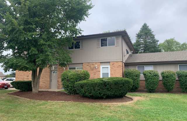 104 W Countryside Parkway - 104 West Countryside Parkway, Yorkville, IL 60560