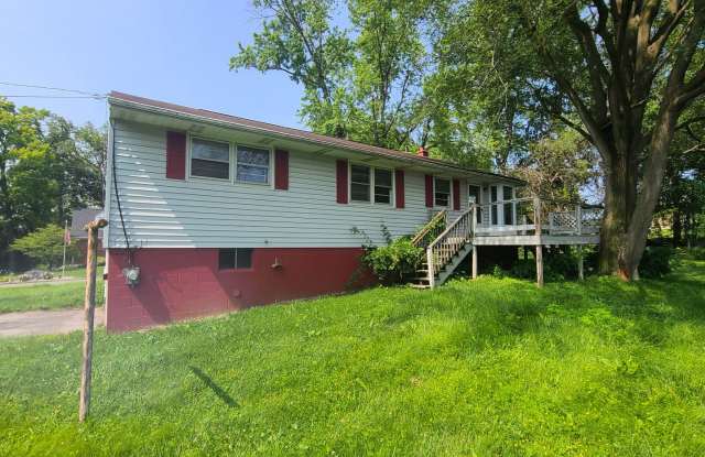 4 Bedroom, 2 Bath Home In Bellefonte - 506 Ripka Lane, Centre County, PA 16823