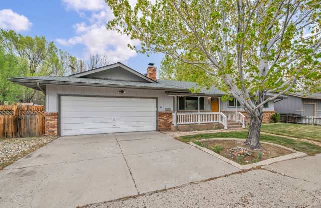 Fully remodeled cul-de-sac home with luxury kitchen, spacious living, & large lot photos photos