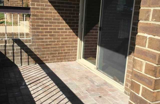 2205 Greenery Ln Gallery 4