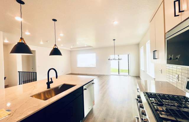 Stunning 5BD/3BA New Construction in Lehi | 3,287 SF | HOA Covers Yard | Aug 1 photos photos