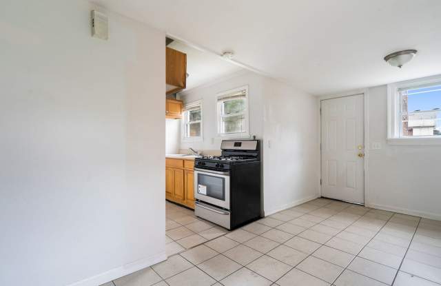 1 Months Free | Luxury 4BR Home with Parking at 12 Kensington Street Gallery 3