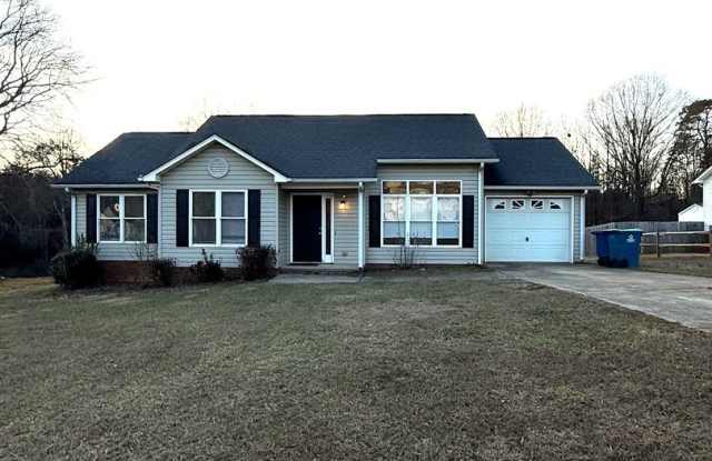Home with 3 Bedrooms, 2 Baths  Single Attached Garage in Catawba NC photos photos