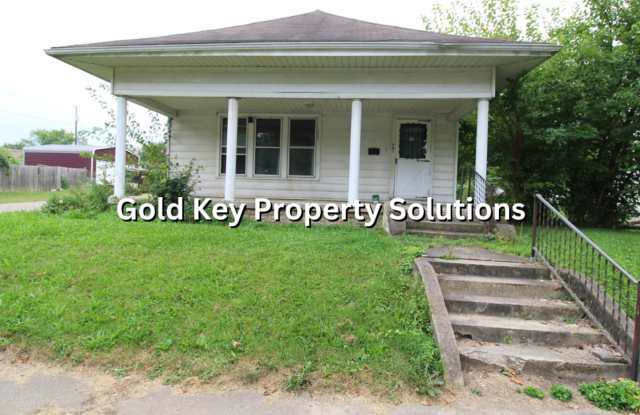 Spacious 2 BR 1 BA House with Fenced Backyard (SECTION 8 APPROVED) photos photos