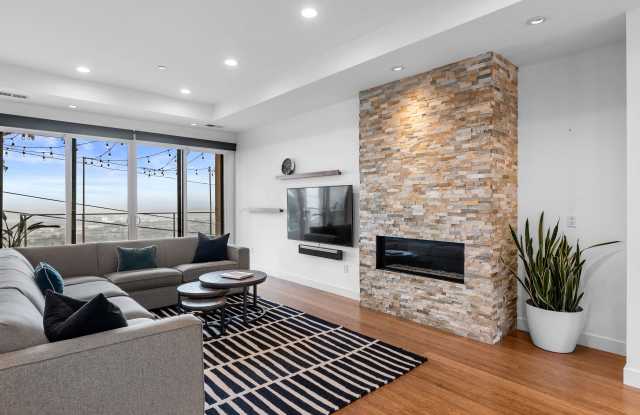 1002 Crestview Drive Gallery 3