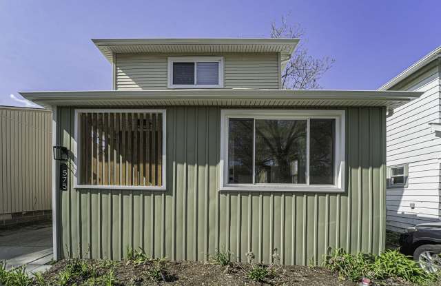 Beautifully Updated 3-Bed, 2-Bath Home in Ferndale – $2,300/month - 575 East Drayton Street, Ferndale, MI 48220