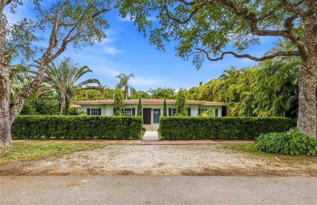 1551 Delgado Ave photos photos