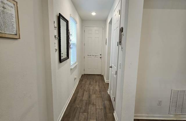 883 CEDAR SLOUGH Drive Gallery 4
