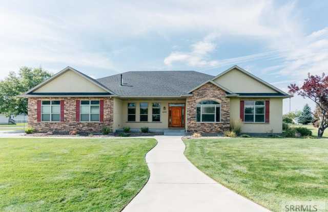5252 Long Cove Drive - 5252 Long Cove Drive, Idaho Falls, ID 83404