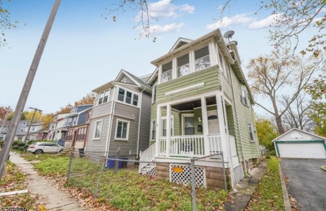 13 Olive St - 13 Olive Street, East Orange, NJ 07017