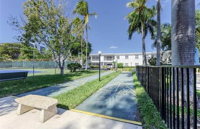 6207 Bay Club Drive Gallery 3