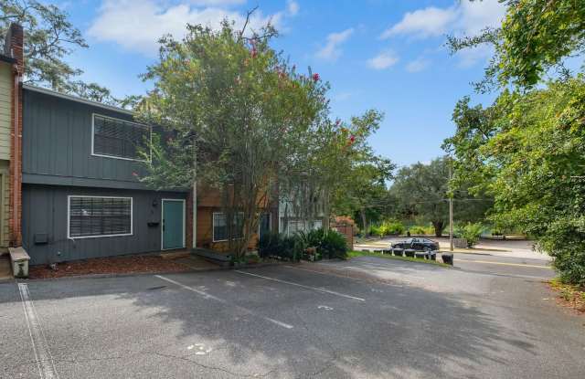 Renovated Town Home Near Lake Ella Gallery 3