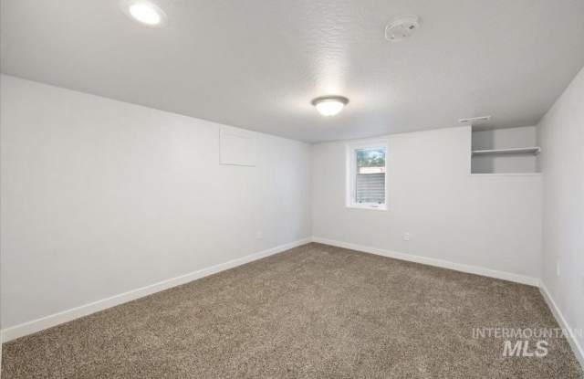 1704 Blaine St photos photos