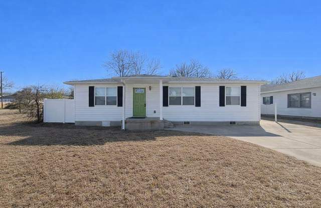 939 East 6th photos photos