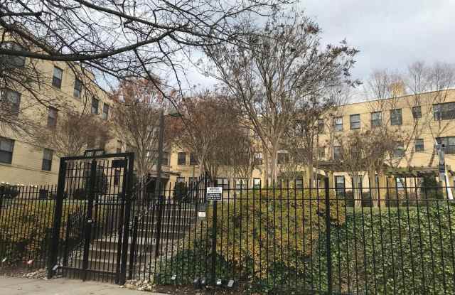 212 OAKWOOD Street SE unit: B2 photos photos